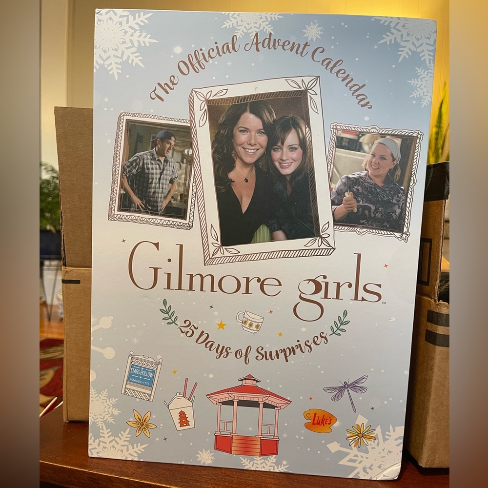 Gilmore Girls advent calendar with all pieces included.